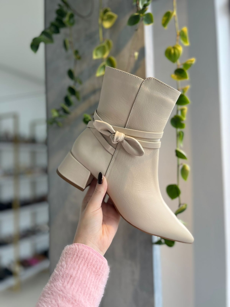 Bota Com Laço LiziELizi